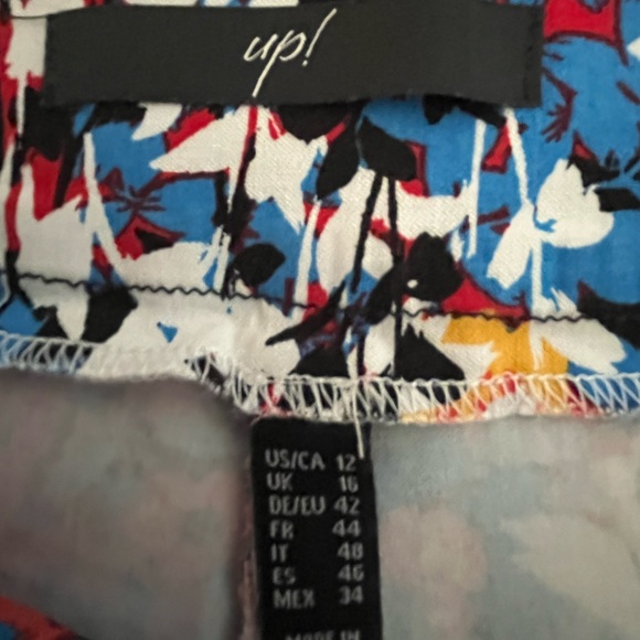 🛍️ UP! Ladies Floral Ankle Pants - Picture 9 of 12